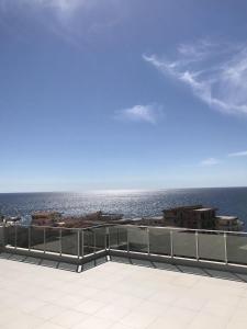 海景或在公寓看到的海景