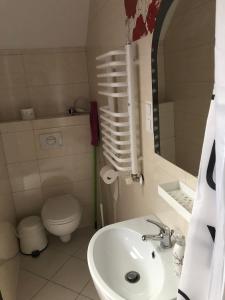 Kúpeľňa v ubytovaní Apartamenty i Pokoje Na Letniej