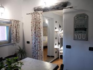 Foto dalla galleria di Contrada casa vacanze a Vado Ligure Altre 28 foto