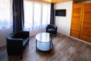 TV a/nebo společenská místnost v ubytování Hotel Restaurant Simplon