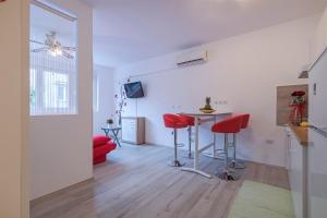 TV a/nebo společenská místnost v ubytování Apartment Danijela I