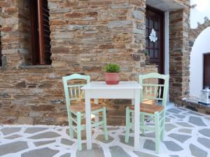 Fotografia z galérie ubytovania Nisiotiko house in Tinos near the beach v destinácii Agios Ioannis
