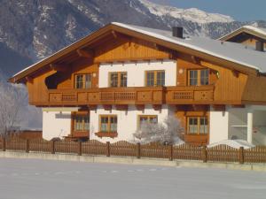 Výhľad na hory alebo výhľad na hory priamo z apartmánu