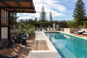 Gallery image of Boardwalk Burleigh Beach - Official in Gold Coast