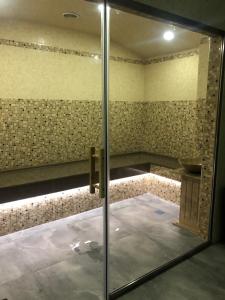 Astor Hotel & Spa的一间浴室