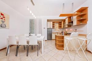 Kuchyň nebo kuchyňský kout v ubytování Apartments Paulino