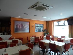 TV a/nebo společenská místnost v ubytování Hostal Coruña