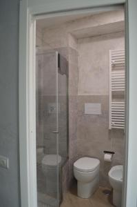 Łazienka w obiekcie Petros Room Camere