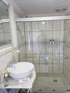 Art Gallery Guest House的一间浴室
