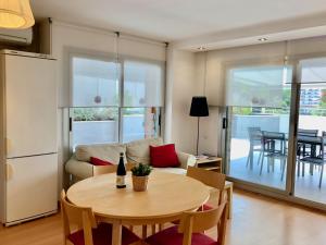 Posezení v ubytování Apartamento Playa Capellans - Gran terraza
