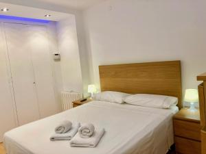 Postel nebo postele na pokoji v ubytování Apartamento Playa Capellans - Gran terraza + 12 fotografií