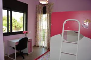 Posteľ alebo postele v izbe v ubytovaní Villa Sitges La Calma 10 minutes drive Sitges 2 minutes walk Garraf Park AC