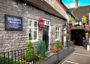 Budova, kde se hotel nachází + 65 fotografií