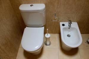 A bathroom at Beautiful Ocean View Apartment