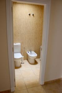 A bathroom at Beautiful Ocean View Apartment Még 16 kép