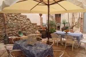 A seating area at B&b Lemon Garden