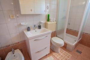 Koupelna v ubytování Guesthouse Maver