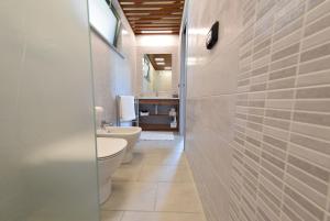 Ett badrum på Cascina dei Giacinti