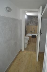 Łazienka w obiekcie Petros Room Camere