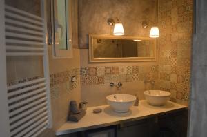 Łazienka w obiekcie Petros Room Camere