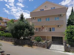 Gallery image of Apartmani Beljkas in Tivat