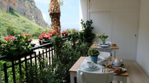 马卡里La Via dell'Acqua的山景用餐室