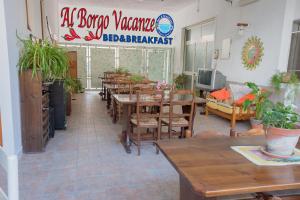 Restaurace v ubytování AL BORGO VACANZE B&B