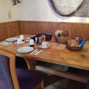 Essen im Privatzimmer oder in der Nähe