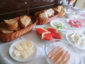Jedlo v penzióne alebo blízkom okolí