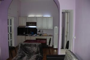 Foto dalla galleria di Apartment on Parnavaz Mepe 72 a Batumi