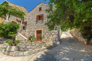 Budova, kde se prázdninový dům nachází