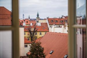 Vue générale sur Prague ou vue de la ville depuis l'appart'hôtel