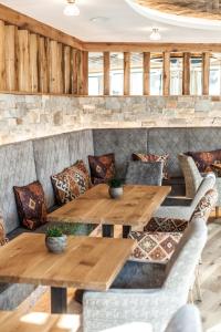 Ein Sitzbereich in der Unterkunft BelArosa Suiten & Wellness