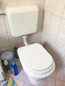Ein Badezimmer in der Unterkunft Holiday House Crik