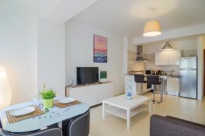 A kitchen or kitchenette at Armonia Park-Bajamar