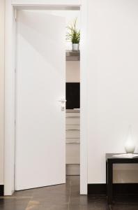 A television and/or entertainment centre at Shalai Relais Apartment