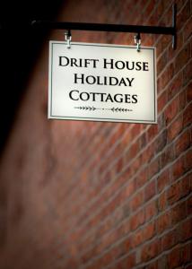 Certifikát, hodnocení, plakát nebo jiný dokument vystavený v ubytování Woodspurge Cottage, Drift House Holiday Cottages
