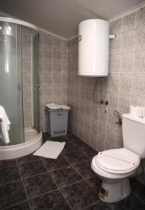 Baðherbergi á Garni Hotel PBG