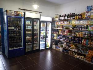 Supermarket nebo jiné obchody v  apartmánu nebo okolí