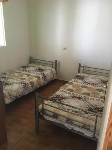 Katil atau katil-katil dalam bilik di costa del silencio