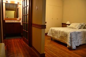 Postel nebo postele na pokoji v ubytování Hotel Crown + 14 fotografií