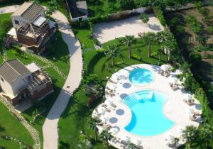
Een luchtfoto van Alcantara Resort di Charme
