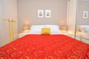 Posteľ alebo postele v izbe v ubytovaní Spacious Premium Apt Lipotica with Oldtown view - Have a memorable holiday