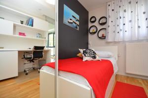 Posteľ alebo postele v izbe v ubytovaní Spacious Premium Apt Lipotica with Oldtown view - Have a memorable holiday