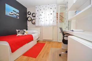 Posteľ alebo postele v izbe v ubytovaní Spacious Premium Apt Lipotica with Oldtown view - Have a memorable holiday