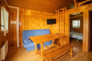 TV a/nebo společenská místnost v ubytování Camping Gironella