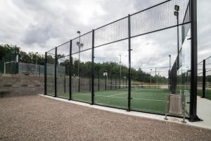 Tenis a/nebo squash v ubytování Camping Gironella nebo okolí