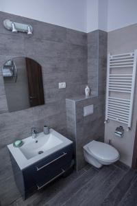 Koupelna v ubytování Constantinos Apartment Mamaia Nord