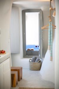 A seating area at Santorini Villas