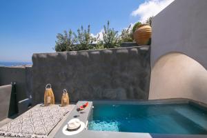 The swimming pool at or close to Santorini Villas